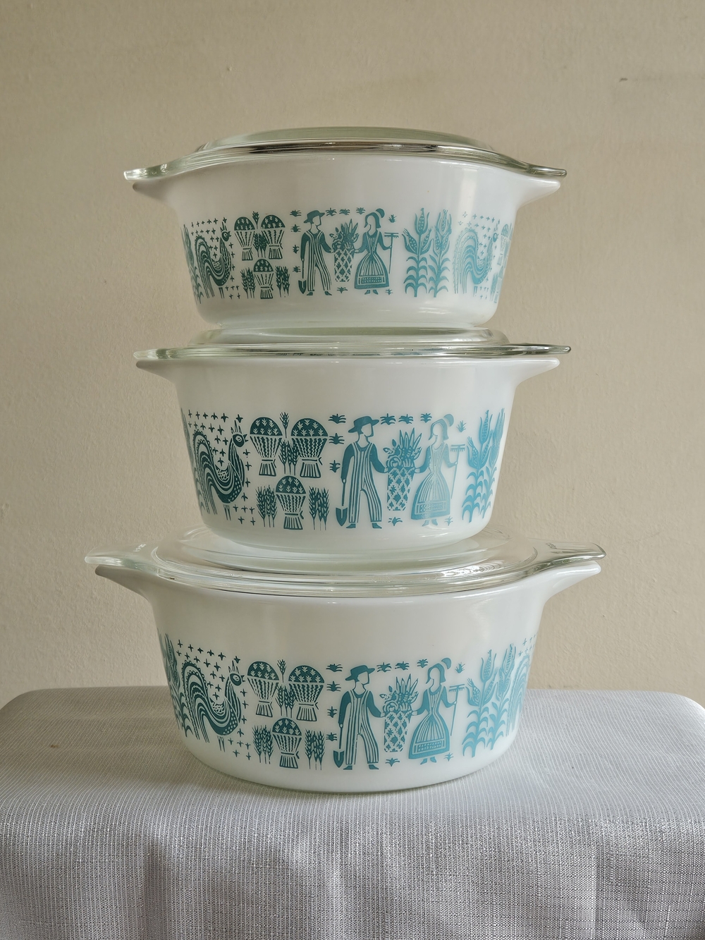 Pyrex Turquoise Amish Butterprint Casserole Set with Lids 472 473 474